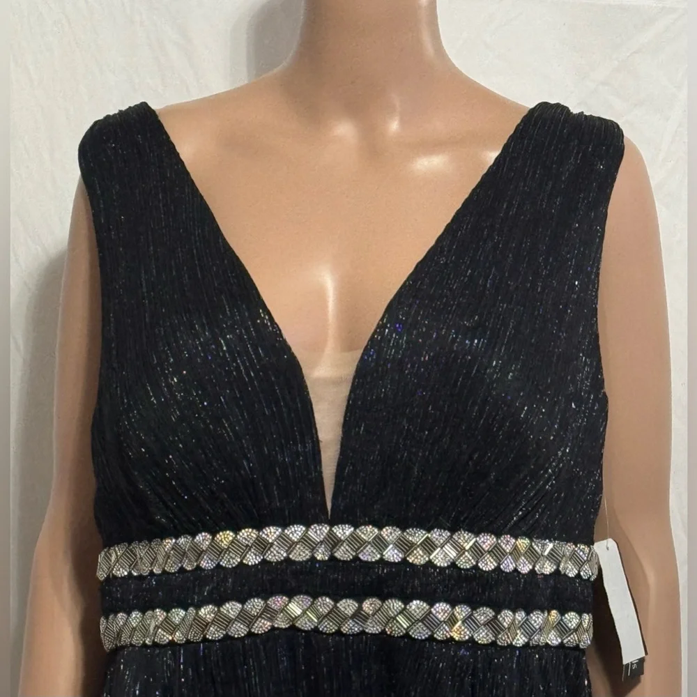 R & M Richard Plus Size Long Embellished Metallic Dress 3138 Size 18 - Picture 8 of 10